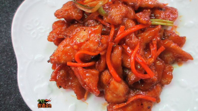 茄汁锅包肉,鲜嫩Q滑的<a style='color:red;display:inline-block;' href='/shicai/ 94'>鸡肉</a>肉搭配酸甜可口的茄汁,简直是味蕾享受