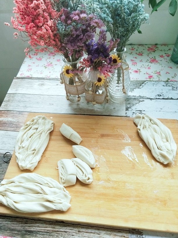 豆角炖肉卷子,基本都是四根一个大卷子
