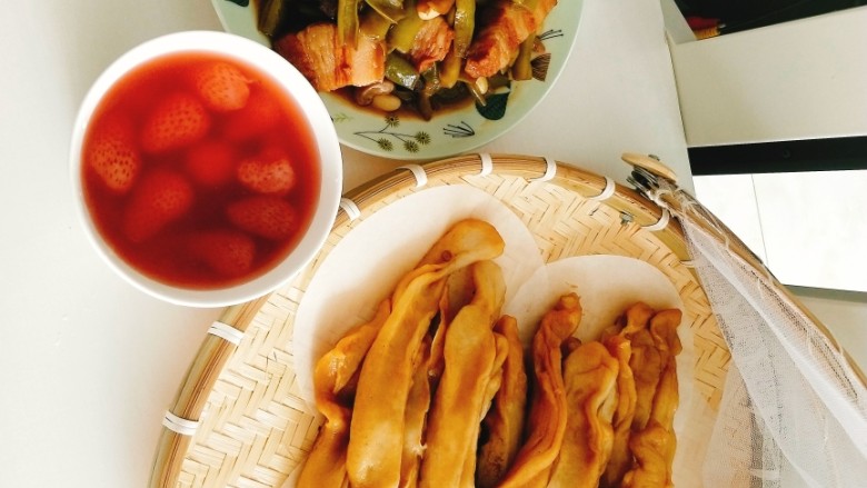 豆角炖肉卷子,好吃又有饭,又有菜啦