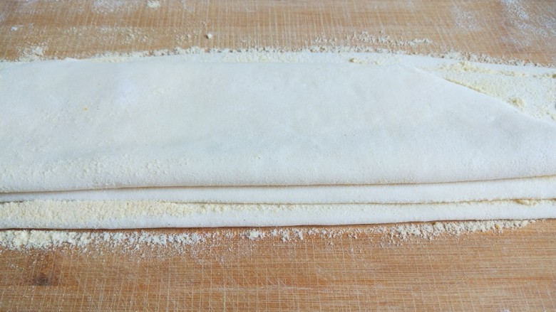正宗手擀豆角焖面,全部一层层折叠好。