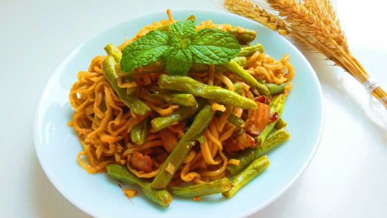 正宗手擀豆角焖面,成品图