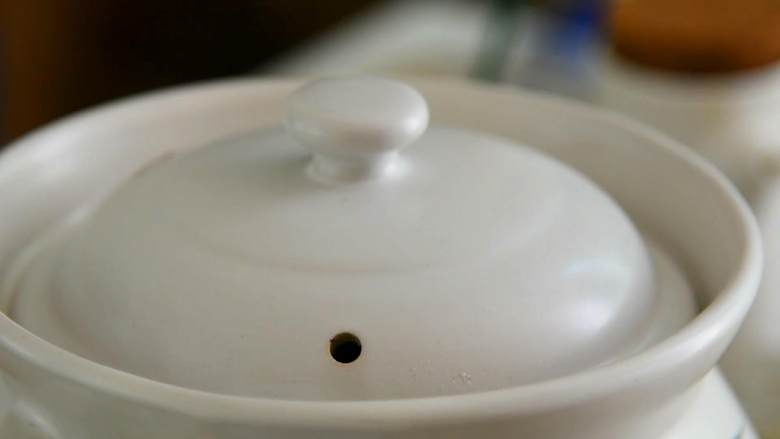 排骨山药汤—熬夜看世界杯,赶紧炖锅汤滋补一下,大火烧开,转小火炖50分钟。