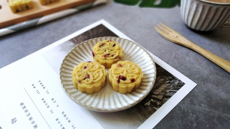 清凉甜点~蔓越莓绿豆糕,成品图!