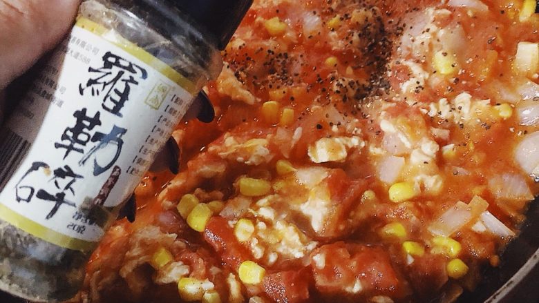 牧羊人派(Shepherd’s pie),加入罗勒碎。罗勒有特殊的香味,不习惯的可以不放。