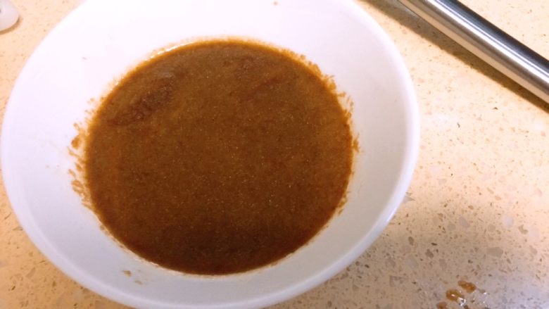 私房大块头红烧卤肉~
大块朵颐的快感!,剩下的汤也另外乘出来,备用。