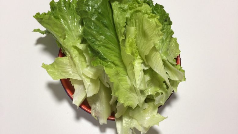 蚝油生菜,生菜洗净