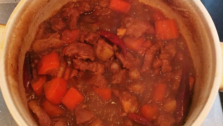 羊肉煲,整道菜一共大概1小时左右,汤汁收尽,羊肉软烂