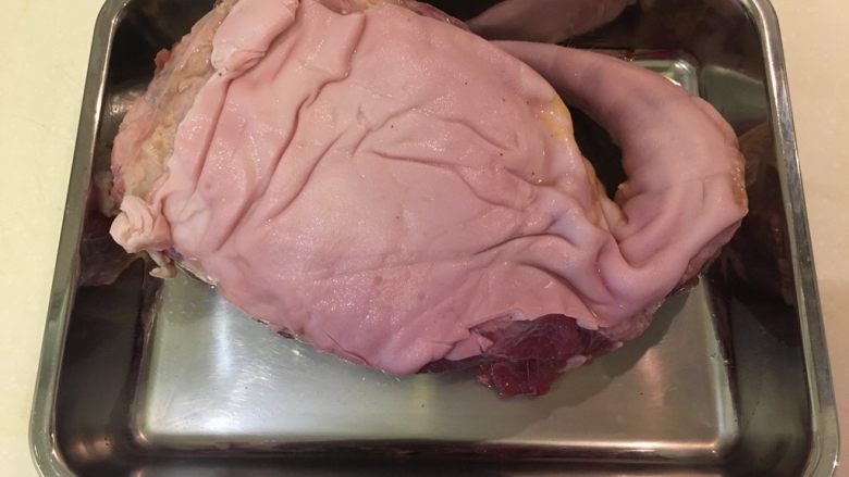 台式羊肉炉,羊肉来了!建议请店家剁好…骨头很硬…