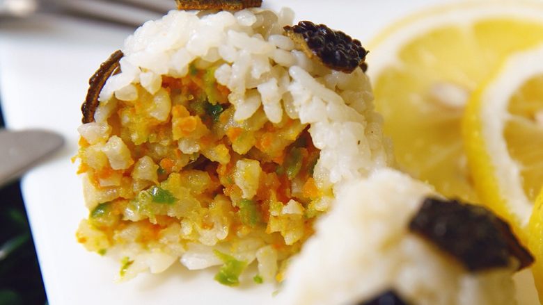 元气营养足球饭团🍙
「16个月+儿童辅食」宝贝也世界杯!,来吧,亲爱的们!抓住世界杯的尾巴一起激情饭团吧!一起品尝这款又营养又有内涵,又有颜值和话题的足球饭团吧!
喜欢佳儿可以关注我,我会持续分享我脑袋里的那些可爱的灵感。
我爱生活,更爱分享,么么哒!期待你们的作品。