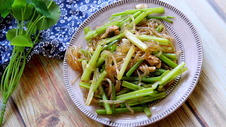 芹菜炒粉条