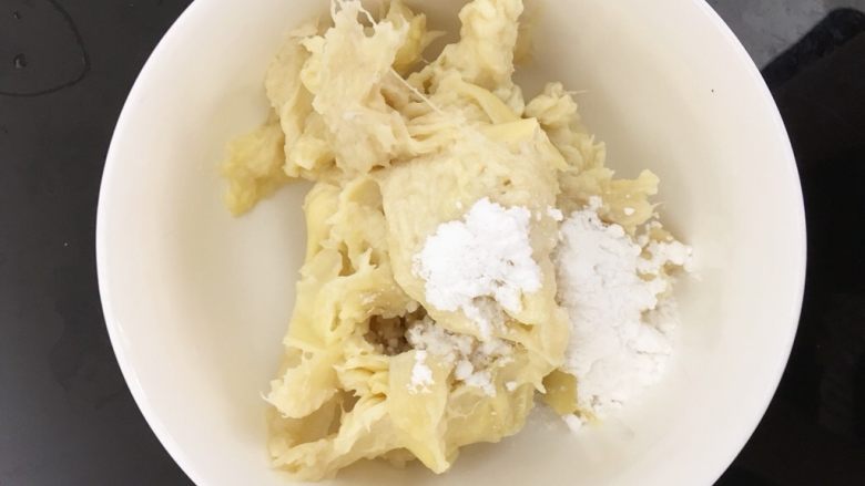 简易版榴莲酥,加入10g糖粉,口味清淡的可以省略