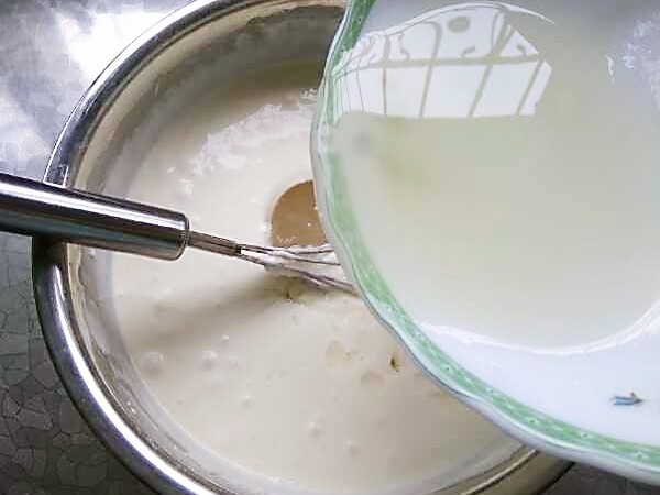 雪媚娘,再倒入融化后的糖水,拌匀