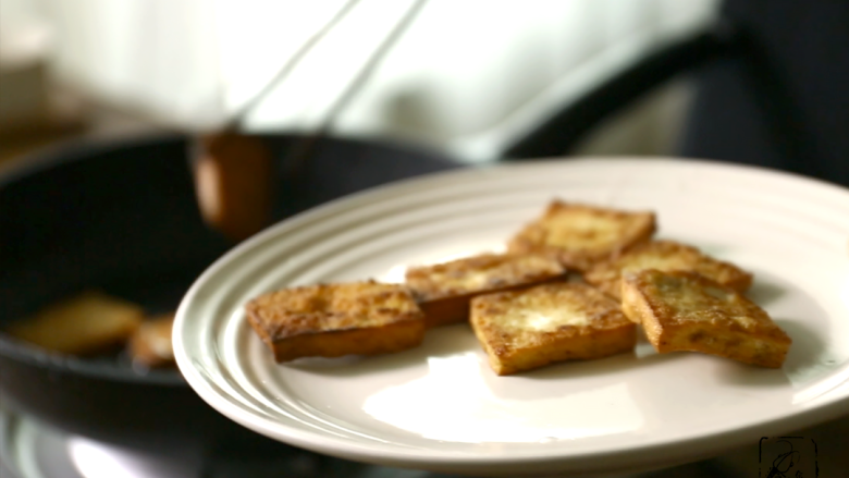 简单几步,教你用普通食材做出高逼格食物,○ 都煎好夹出来