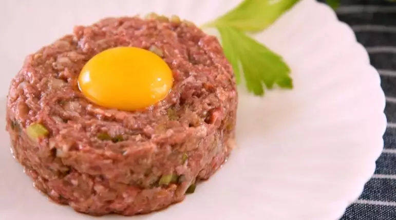 鞑靼牛肉:美食也可以很野蛮,忍不住开动啦!
