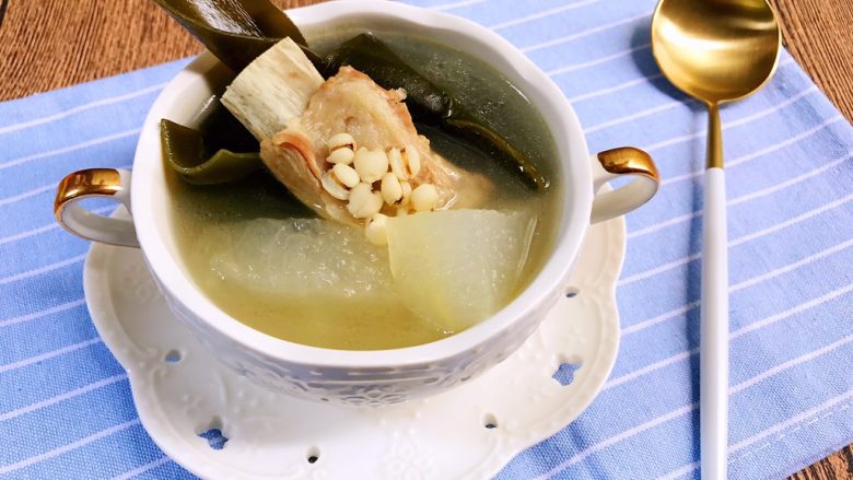 冬瓜薏仁海带排骨汤,来,喝汤吧