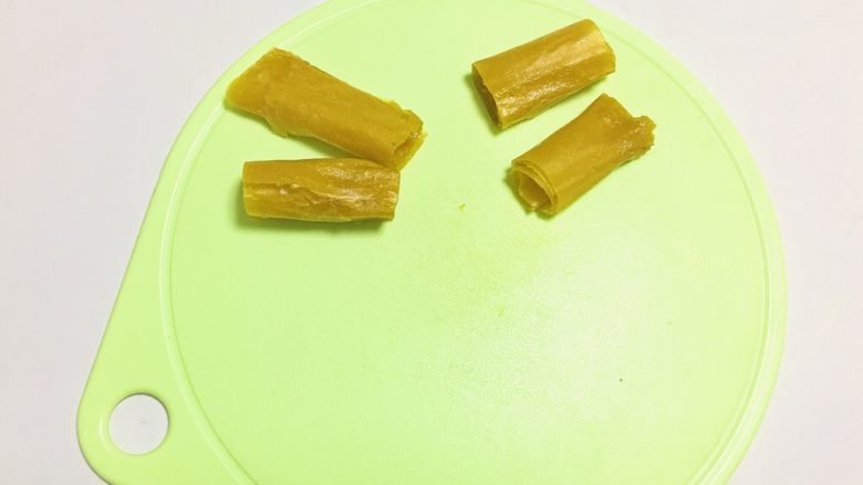 芒果卷,切小段