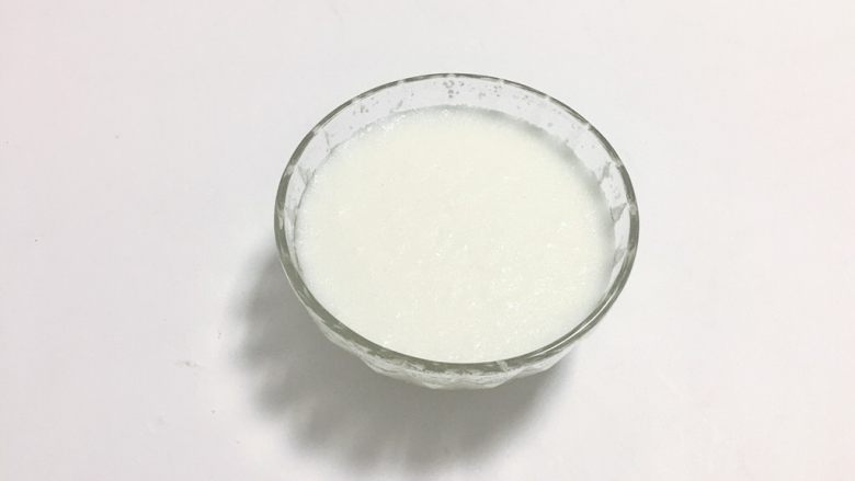 萌宝黑酱米粉,冲好的米粉