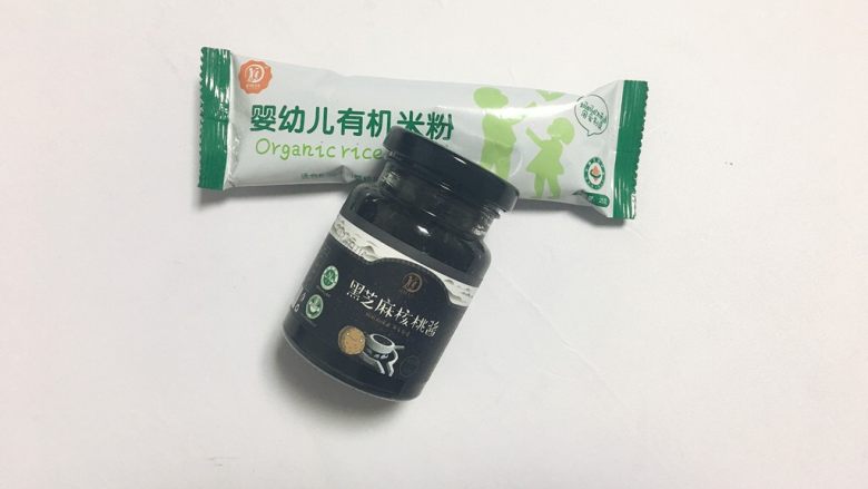 萌宝黑酱米粉,准备食材