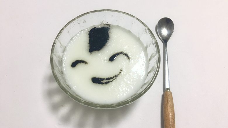 萌宝黑酱米粉