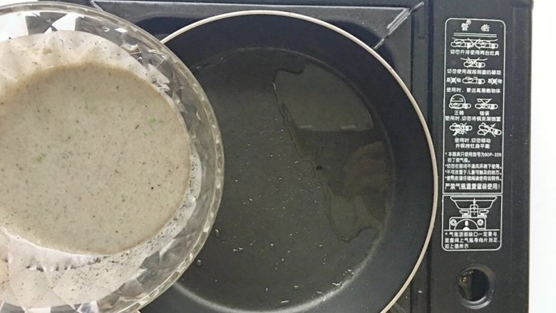 双色蛋饼,同样的煎黑面饼