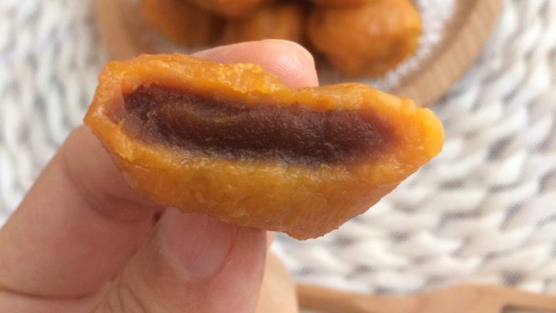 记忆中的味道:豆沙红薯小丸子,但是无论外表如何,味道还是那么棒棒哒!