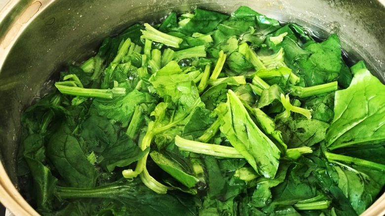 快手营养早餐19,菠菜焯水1分钟;