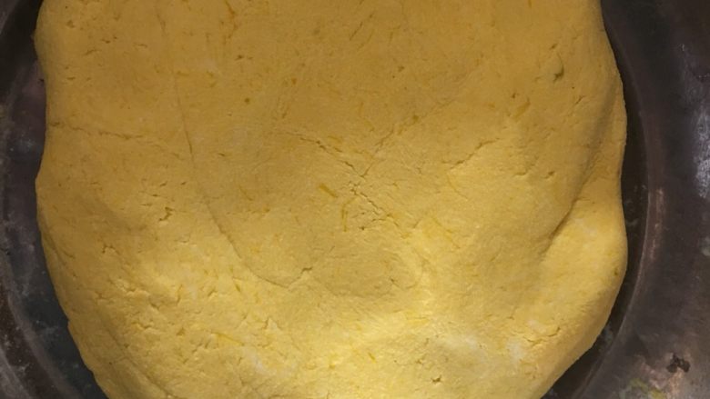 南瓜糯米饼(超简单),活成不粘手的面团