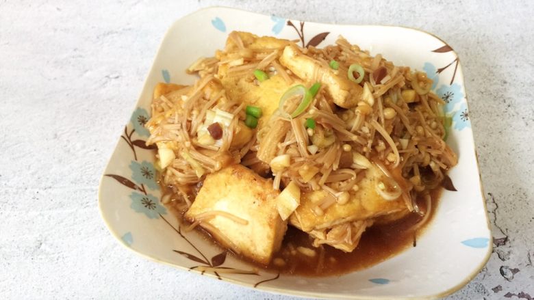金针菇炖豆腐