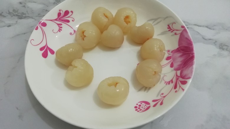 荔枝酿虾仁,全部弄好,这一步要非常的有耐心