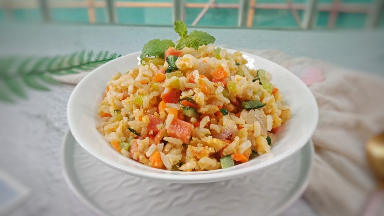 时蔬蛋炒饭,出锅