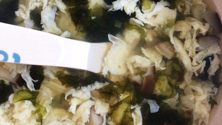 仙豆糕,再加一碗紫菜鸡蛋汤,很不错哦……