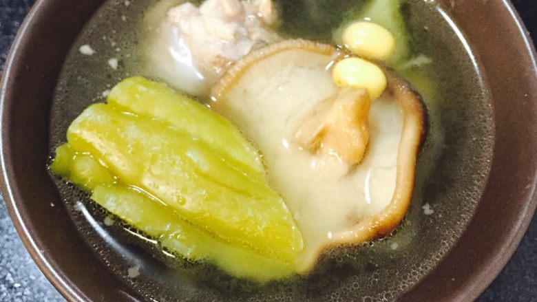甘苦与共-黄豆红枣苦瓜汤,苦瓜黄豆排骨汤