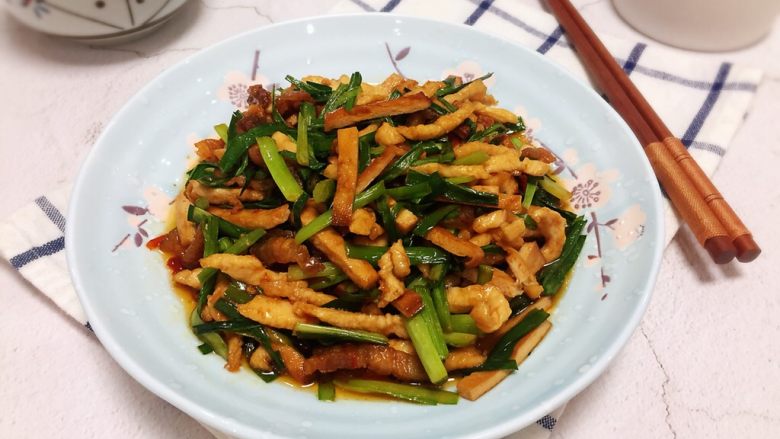 韭菜豆干炒鸡肉,开动!