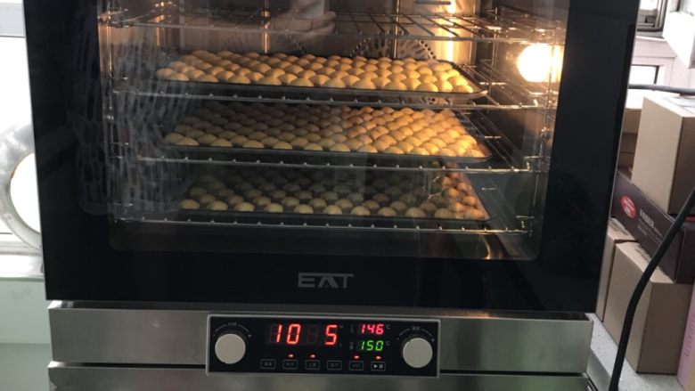 小星星蛋黄饼干—EAT风炉,EAT风炉,循环热风烤,温度误差小,上色均匀。