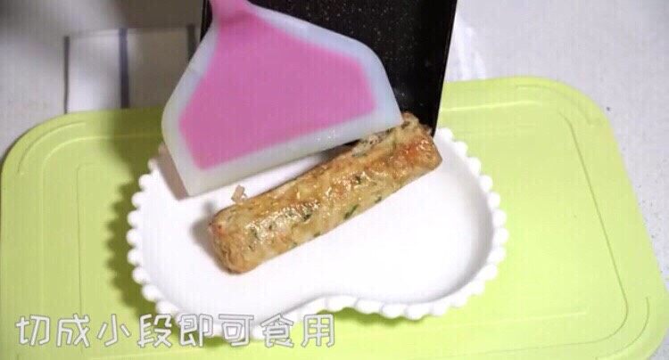 三文鱼厚蛋烧,切成小段即可食用