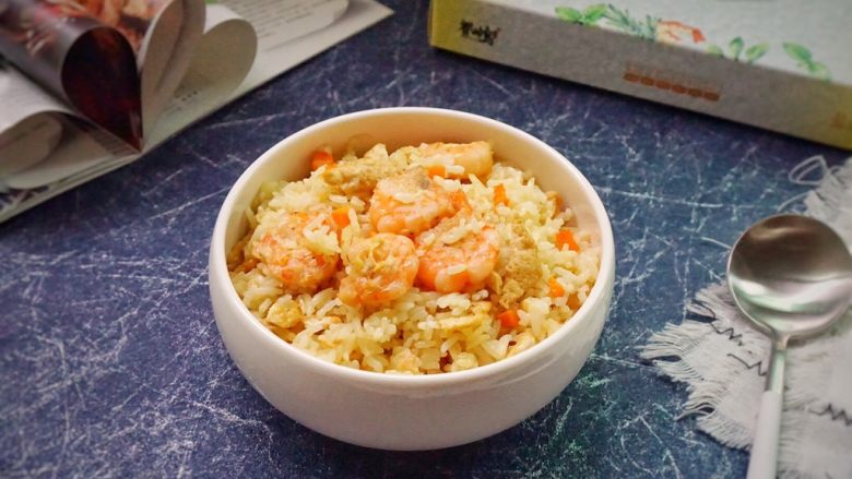 黄金虾仁炒饭,完成