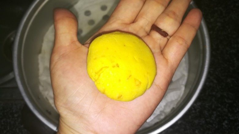 惟妙惟肖的南瓜饼,和我一起做起来,好吃不上火,搓一个小剂子