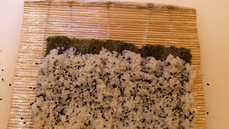 寿司蕃薯卷,洒上熟芝麻