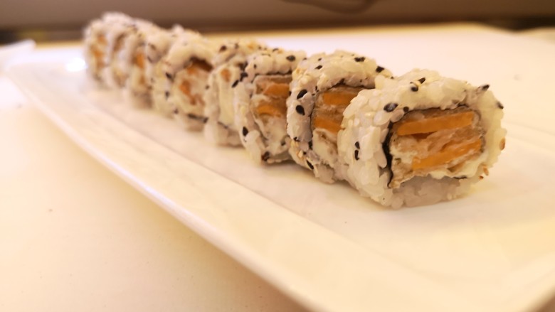 寿司蕃薯卷,摆盘