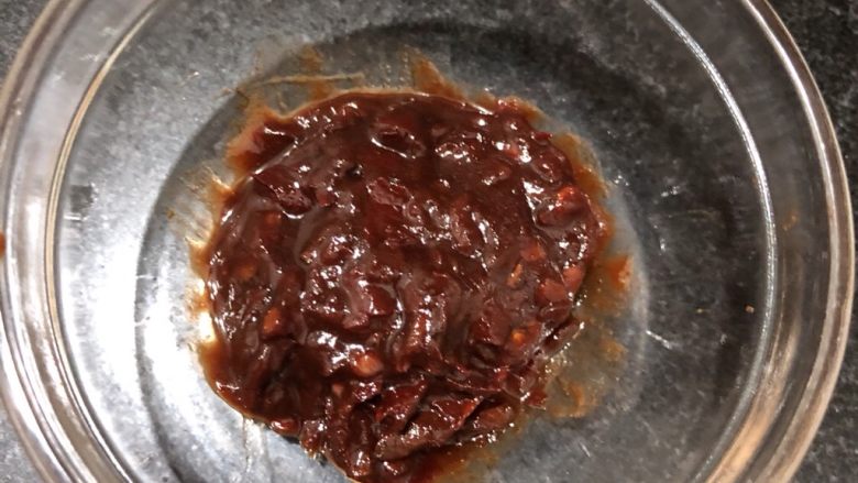 莲白回锅肉,豆瓣酱剁细