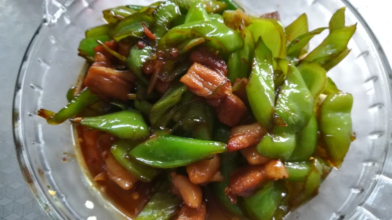 家常辣椒炒肉,美味的辣椒炒肉就做好了!!!!