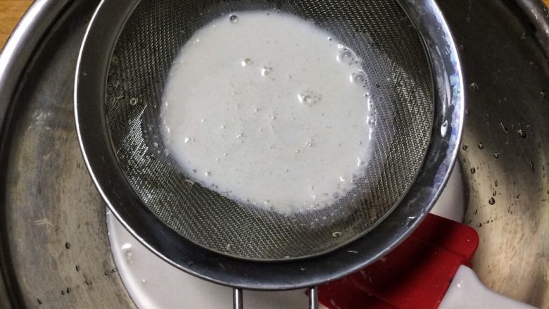 夏日小清新:藜麦金米马蹄糕,并过网筛两到三次。
