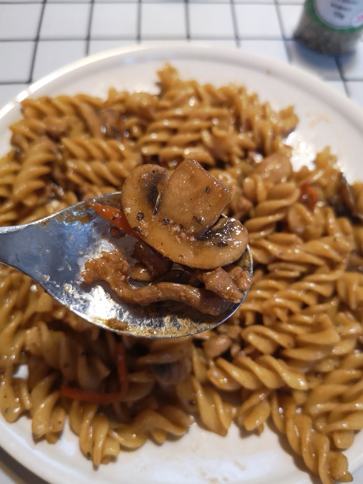 🇮🇹蘑菇肉丝意大利螺旋面🇮🇹,尝一口🍝😭好吃到哭