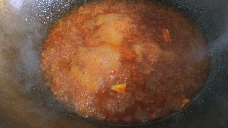 家常水煮肉片,剩下的汤汁留下。