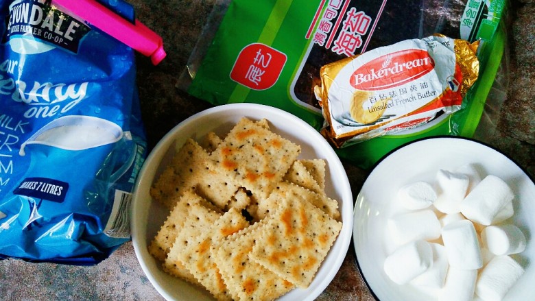 海苔多多~牛扎饼干,准备好所需要用到的食材备用