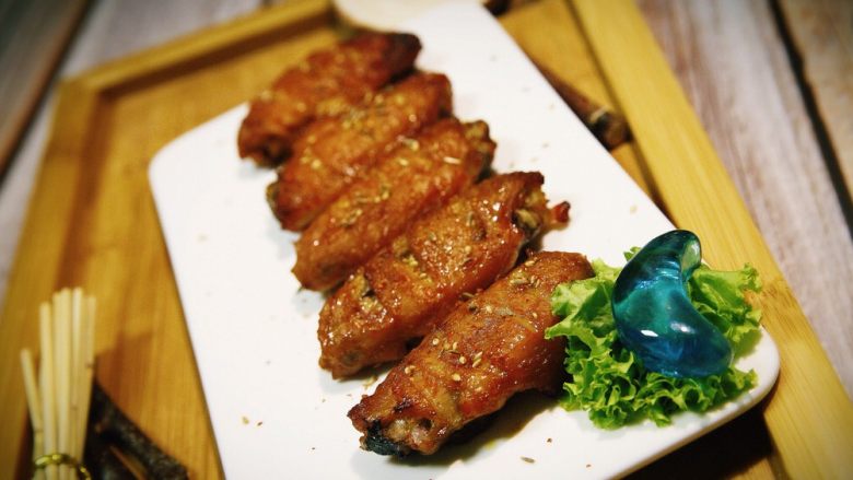 懒人料理@@奥尔良烤翅
「零失误 简单又美味」,快点来吃鸡翅啦!!