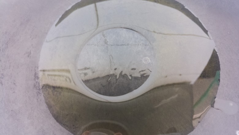 洋葱炒鸡蛋,然后锅里热油。