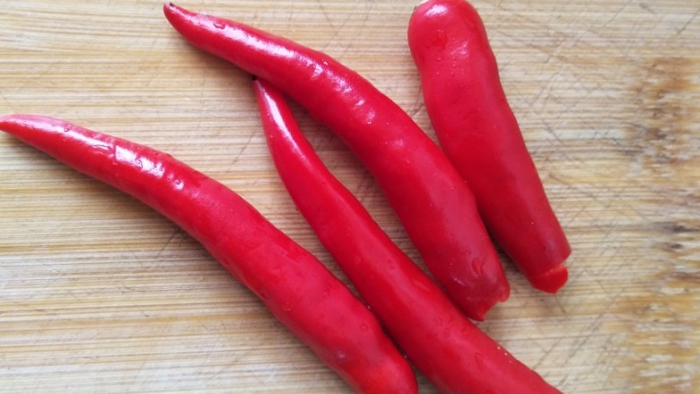 (电饼铛版)蒜泥茄子,准备<a style='color:red;display:inline-block;' href='/shicai/ 82'>小米椒</a>
