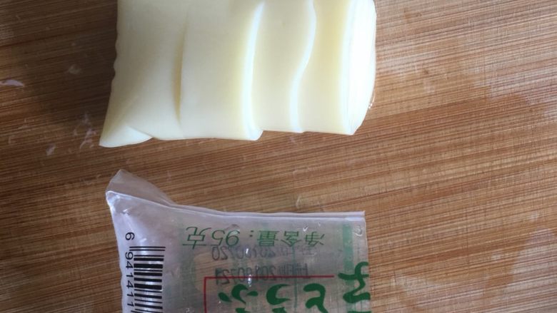 红烧日本豆腐,<a style='color:red;display:inline-block;' href='/shicai/ 477'>日本豆腐</a>对半切,可以很完整哦⊙∀⊙!