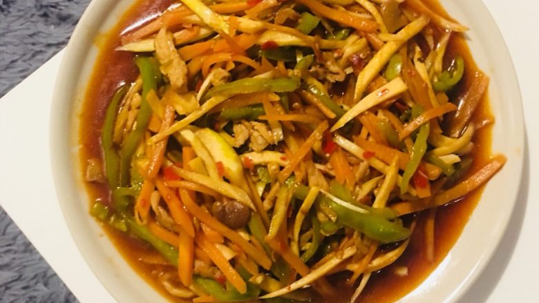 鱼香肉丝,超级下饭！好好吃😋